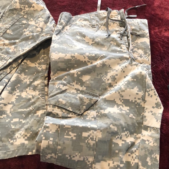 Phased out ACU Army uniforms, suit set - Picture 2 of 4